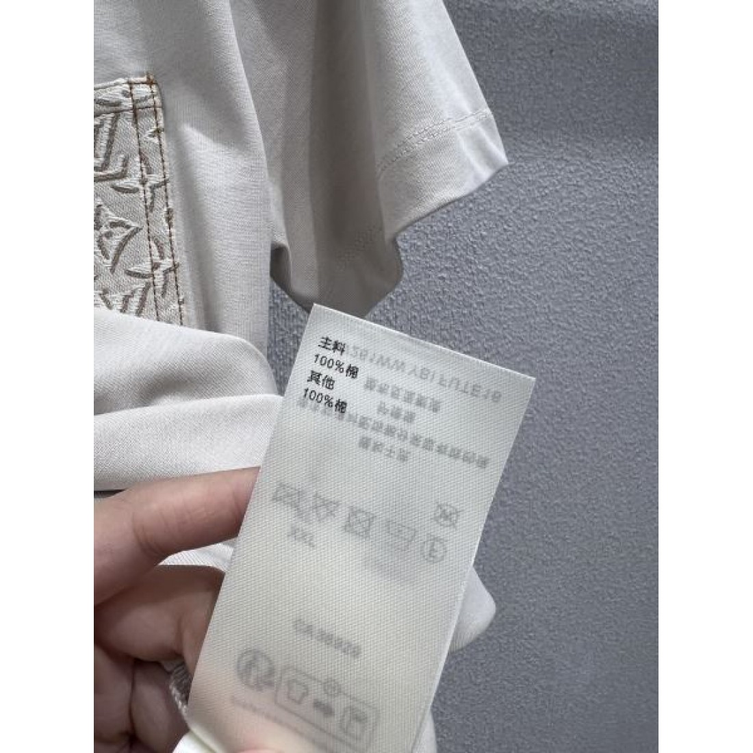 洗練 高級感 LOUIS VUITTON ルイヴィトン コピー 半袖Tシャツ 存在感抜群