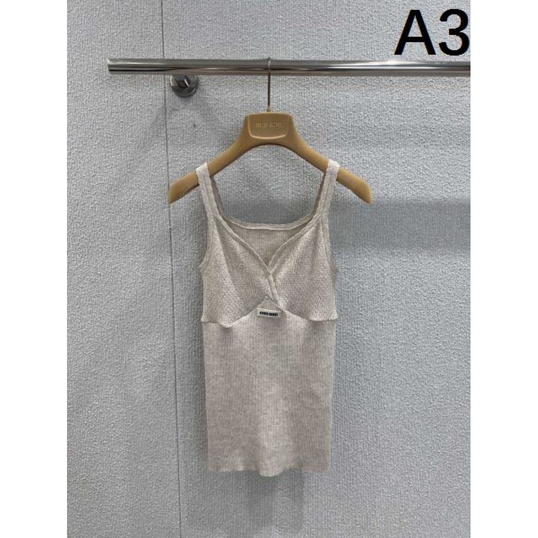  フェミニン 軽やか MIU MIU ミュウミュウ コピー キャミソール 柔らか印象 