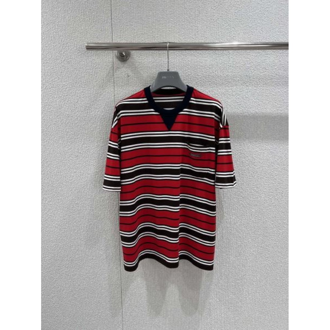 シンプル 洗練 PRADA プラダ コピー 半袖...