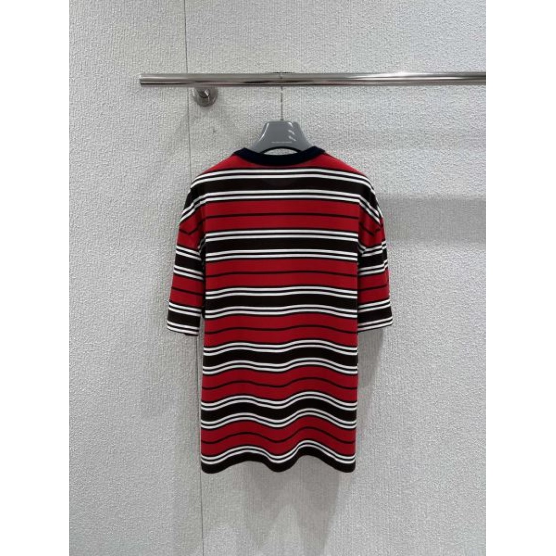  シンプル 洗練 PRADA プラダ コピー 半袖Tシャツ コーデ万能 実用性高