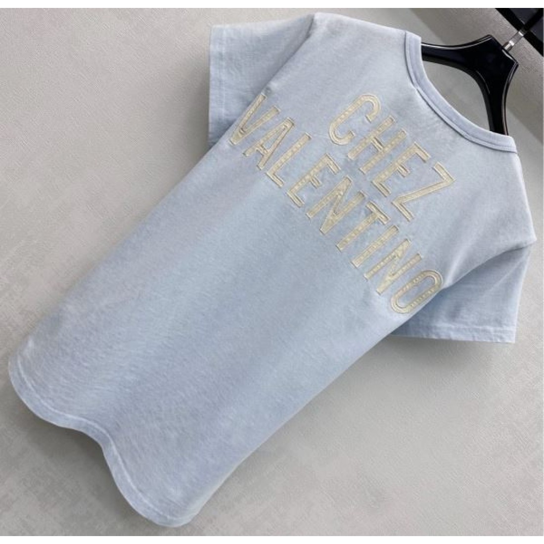 ラグジュアリー 上品見え VALENTINO ヴァレンティノ コピー 半袖Tシャツ 華麗デザイン