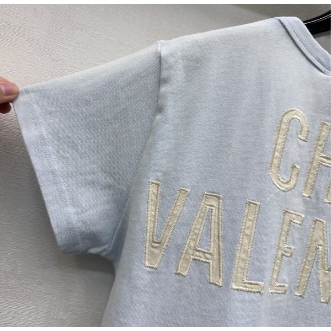 ラグジュアリー 上品見え VALENTINO ヴァレンティノ コピー 半袖Tシャツ 華麗デザイン
