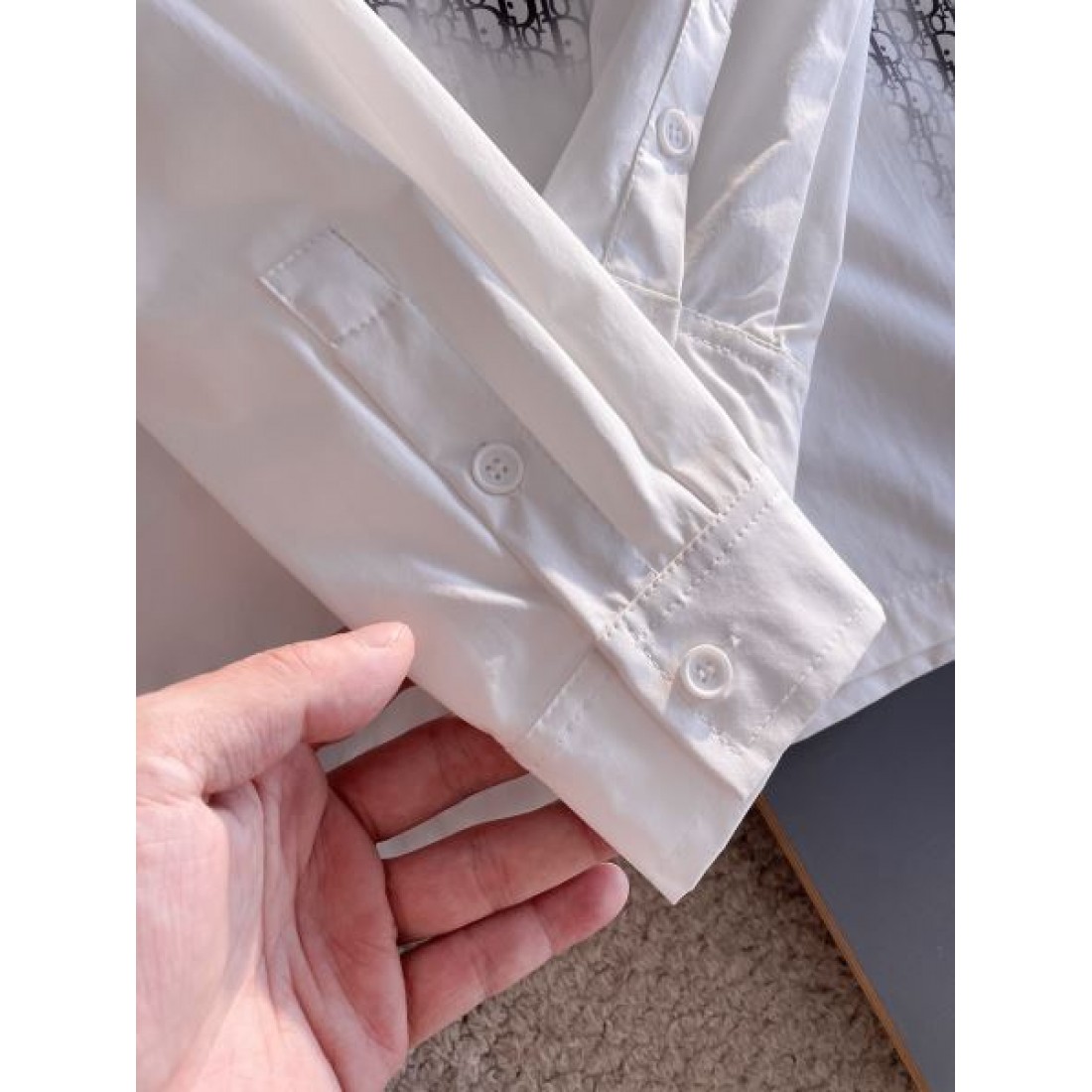 洗練 上品 DIOR ディオール スーパーコピー 長袖シャツ 柔らか素材 着心地良好