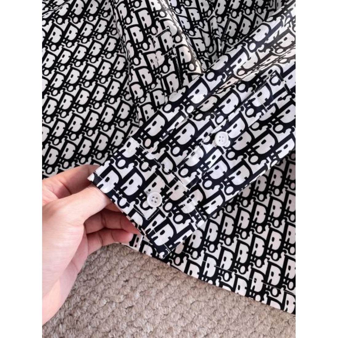 人気 定番 DIOR ディオール スーパーコピー 長袖シャツ 上質生地 大人スタイル