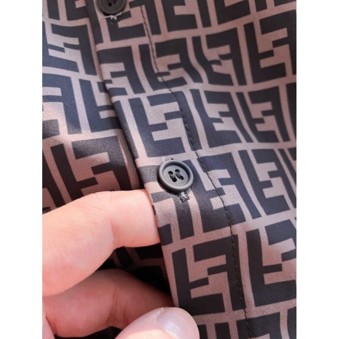 カジュアル 上質 FENDI フェンディ スーパーコピー 長袖シャツ 快適素材 おしゃれ