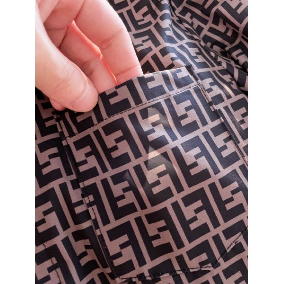 カジュアル 上質 FENDI フェンディ スーパーコピー 長袖シャツ 快適素材 おしゃれ