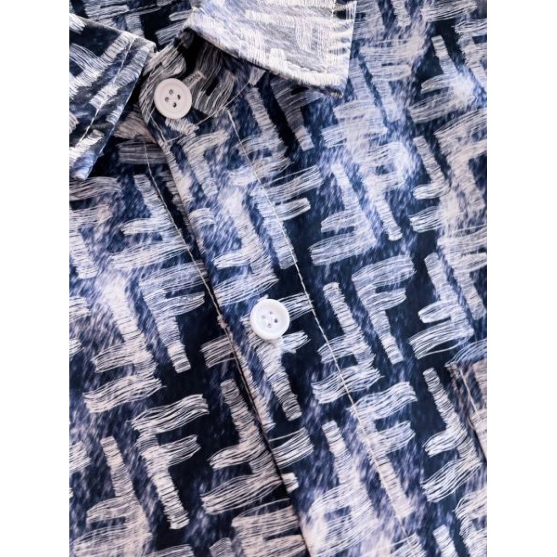 大人カジュアル 洗練 FENDI フェンディ スーパーコピー 長袖シャツ 着回し万能 人気