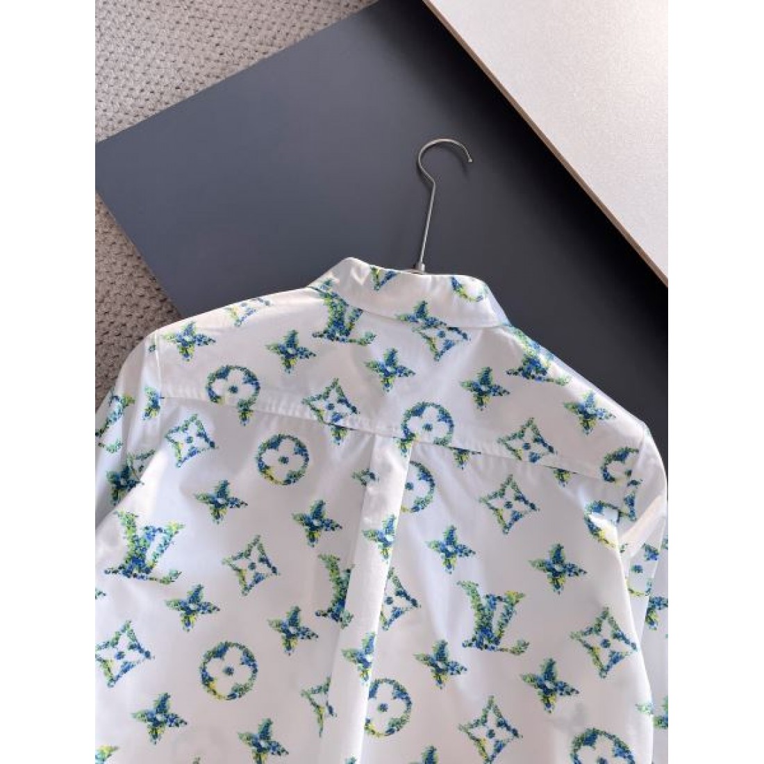 都会的デザイン 上質 LOUIS VUITTON ルイヴィトン コピー 長袖シャツ 軽やか 上品