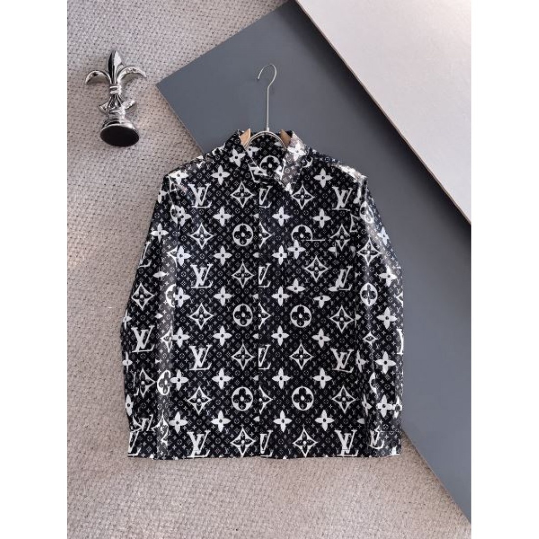 高品質 シンプル上品 LOUIS VUITTON ルイヴィトン コピー 長袖シャツ 着回し万能 人気