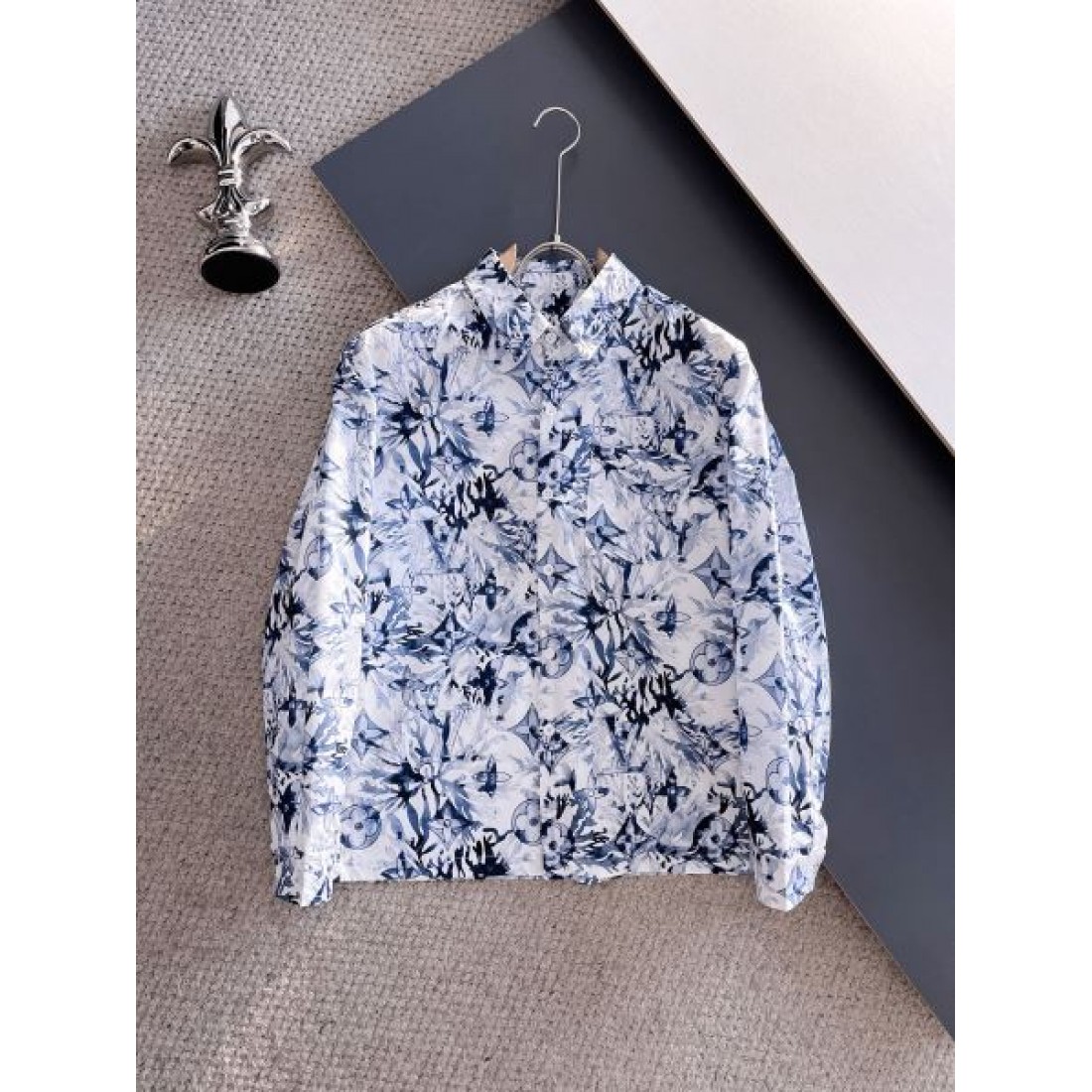 トレンド感 洗練デザイン LOUIS VUITTON ルイヴィトン コピー 長袖シャツ 大人向け 快適