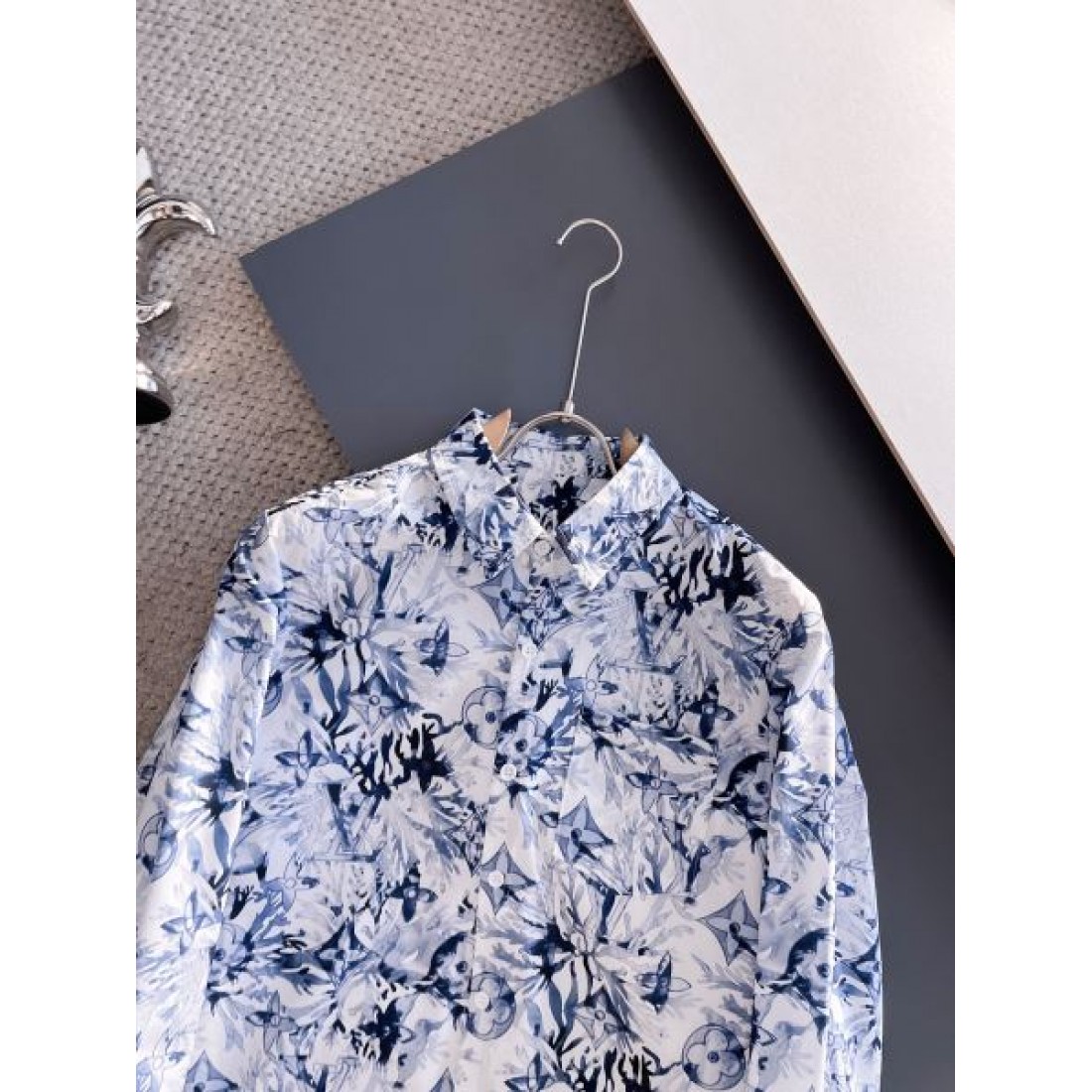  トレンド感 洗練デザイン LOUIS VUITTON ルイヴィトン コピー 長袖シャツ 大人向け 快適