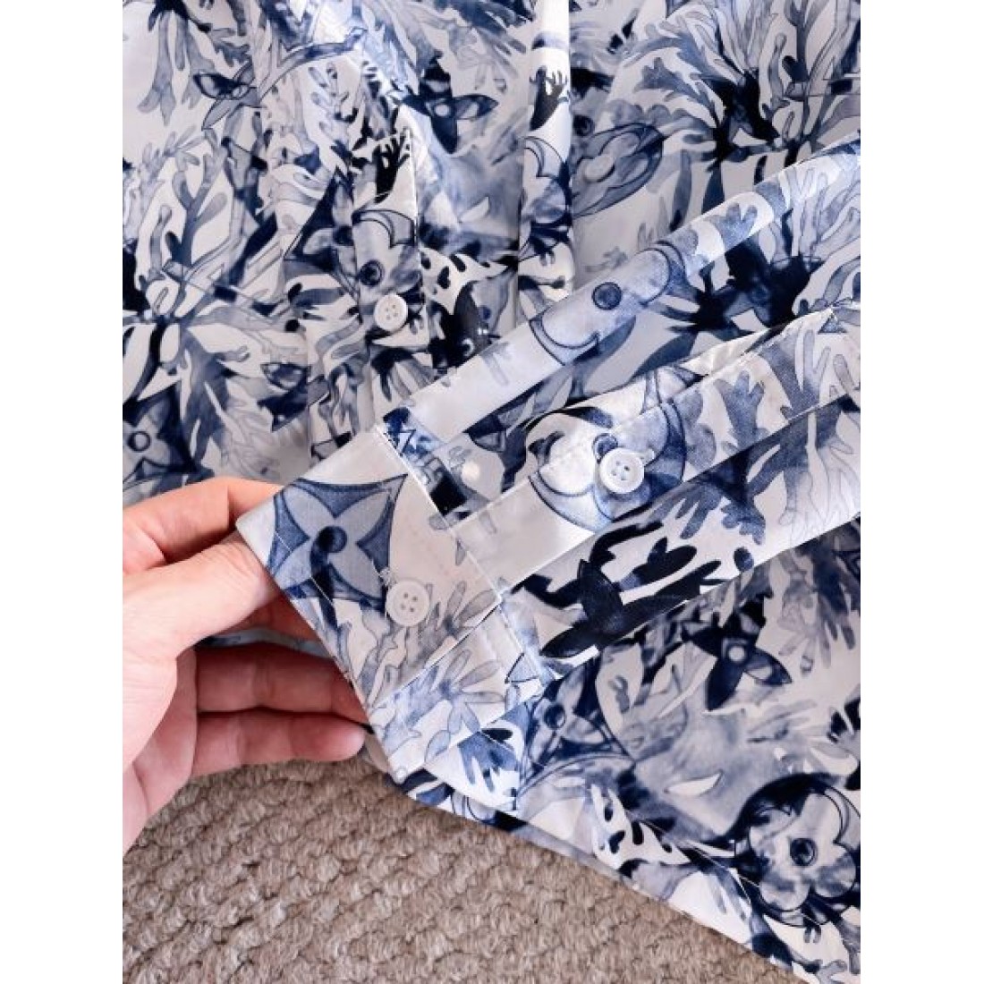  トレンド感 洗練デザイン LOUIS VUITTON ルイヴィトン コピー 長袖シャツ 大人向け 快適