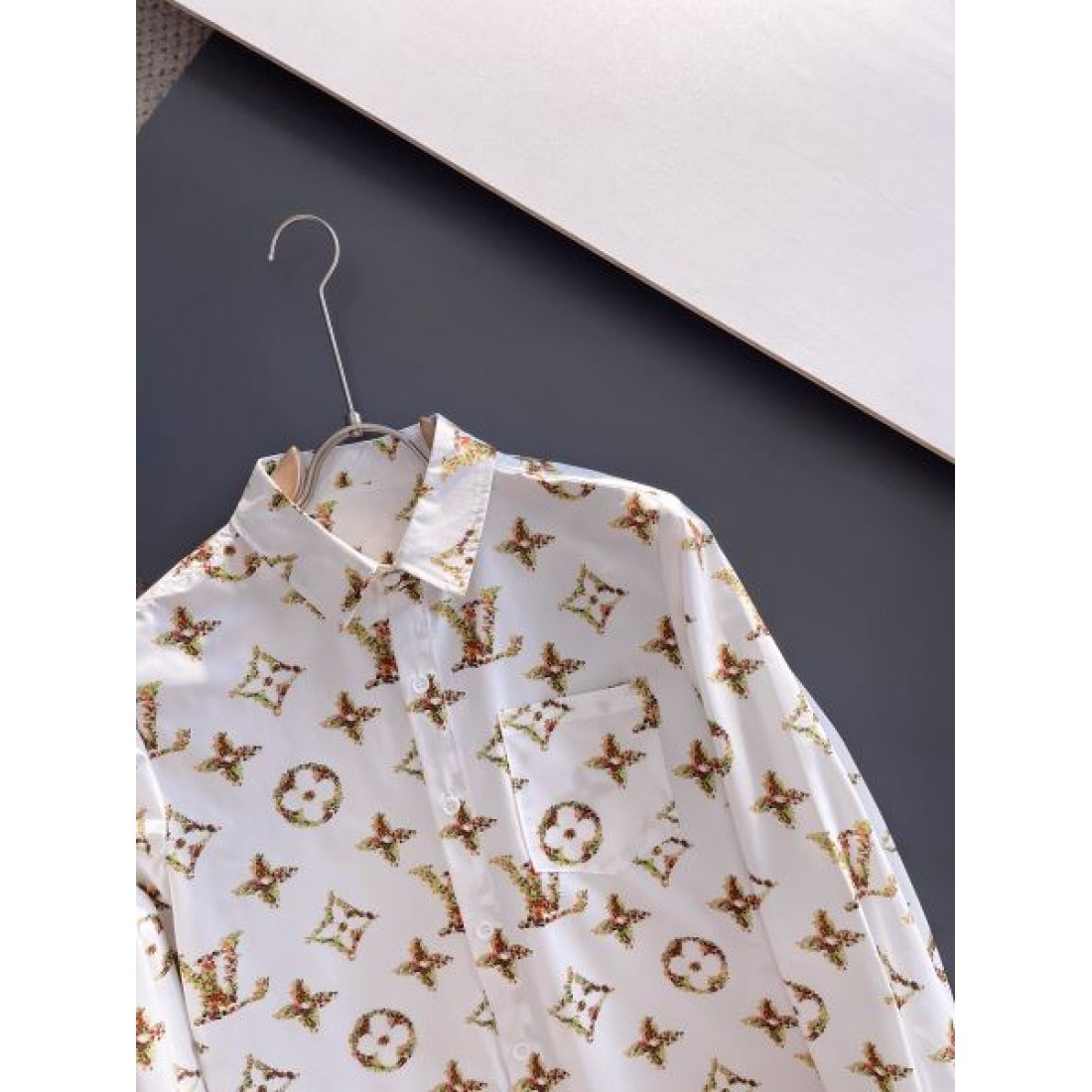 大人スタイル 落ち着き LOUIS VUITTON ルイヴィトン コピー 長袖シャツ 快適 人気