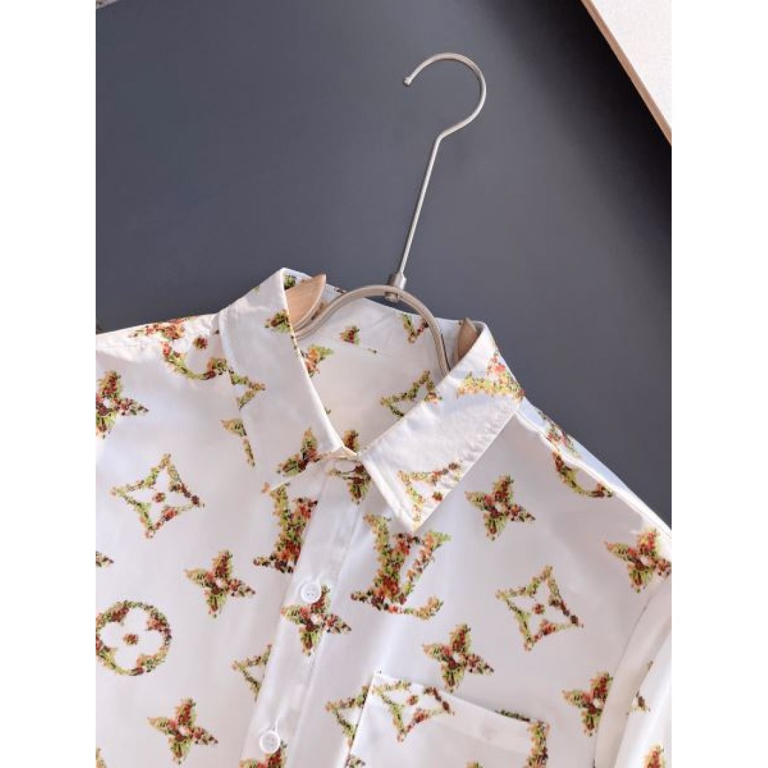 大人スタイル 落ち着き LOUIS VUITTON ルイヴィトン コピー 長袖シャツ 快適 人気