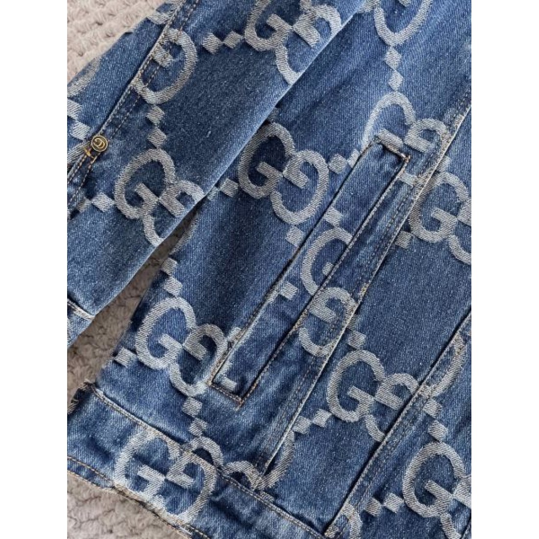  大人カジュアル 上質 GUCCI グッチ スーパーコピー ジャケット 落ち着き 高級感