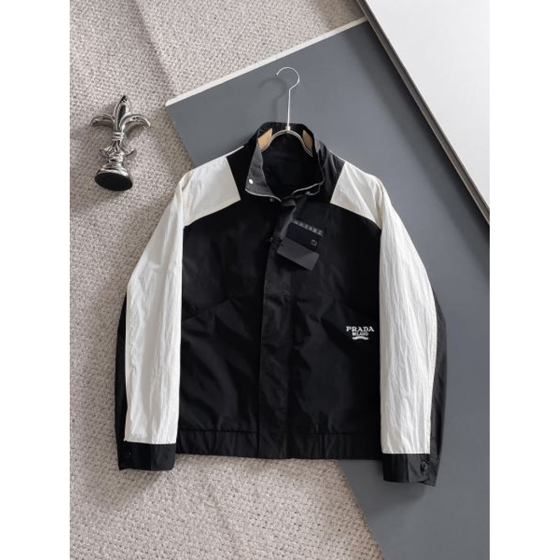 スタイリッシュ 高級感 PRADA プラダ スー...