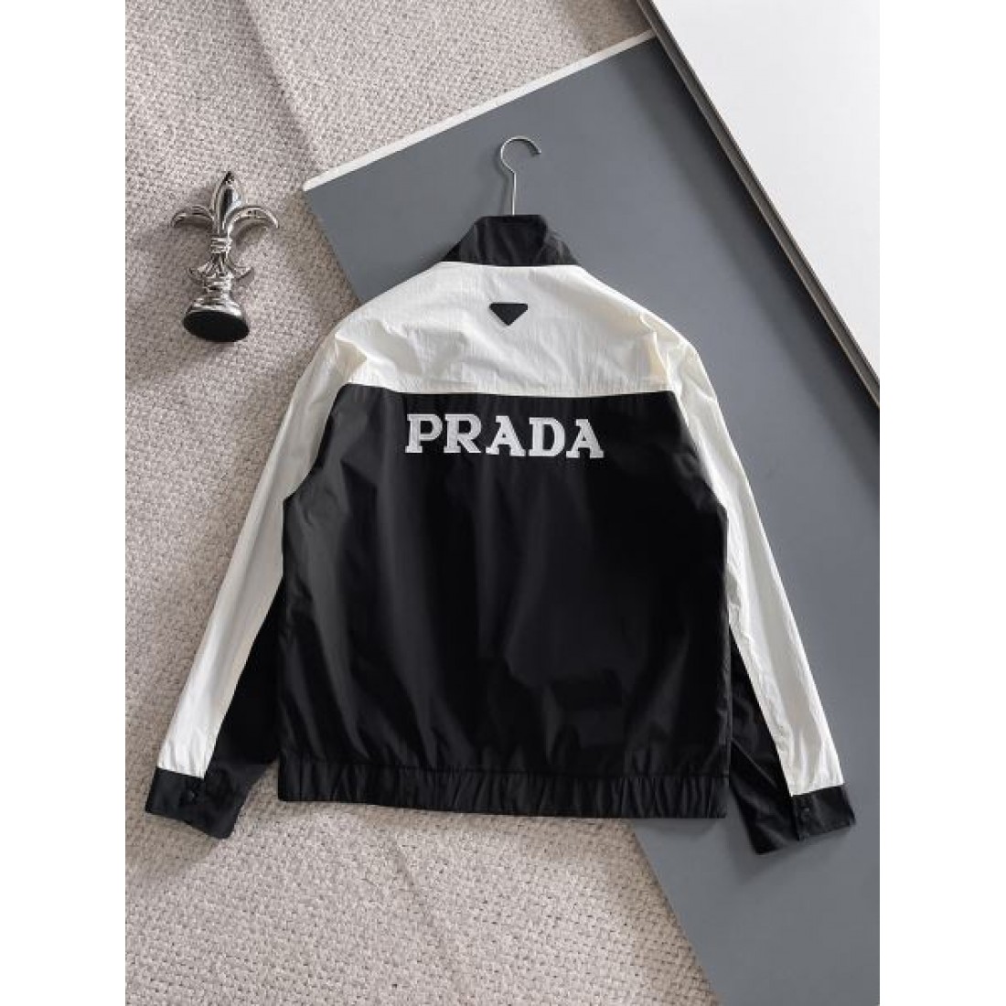 スタイリッシュ 高級感 PRADA プラダ スーパーコピー ジャケット 上品