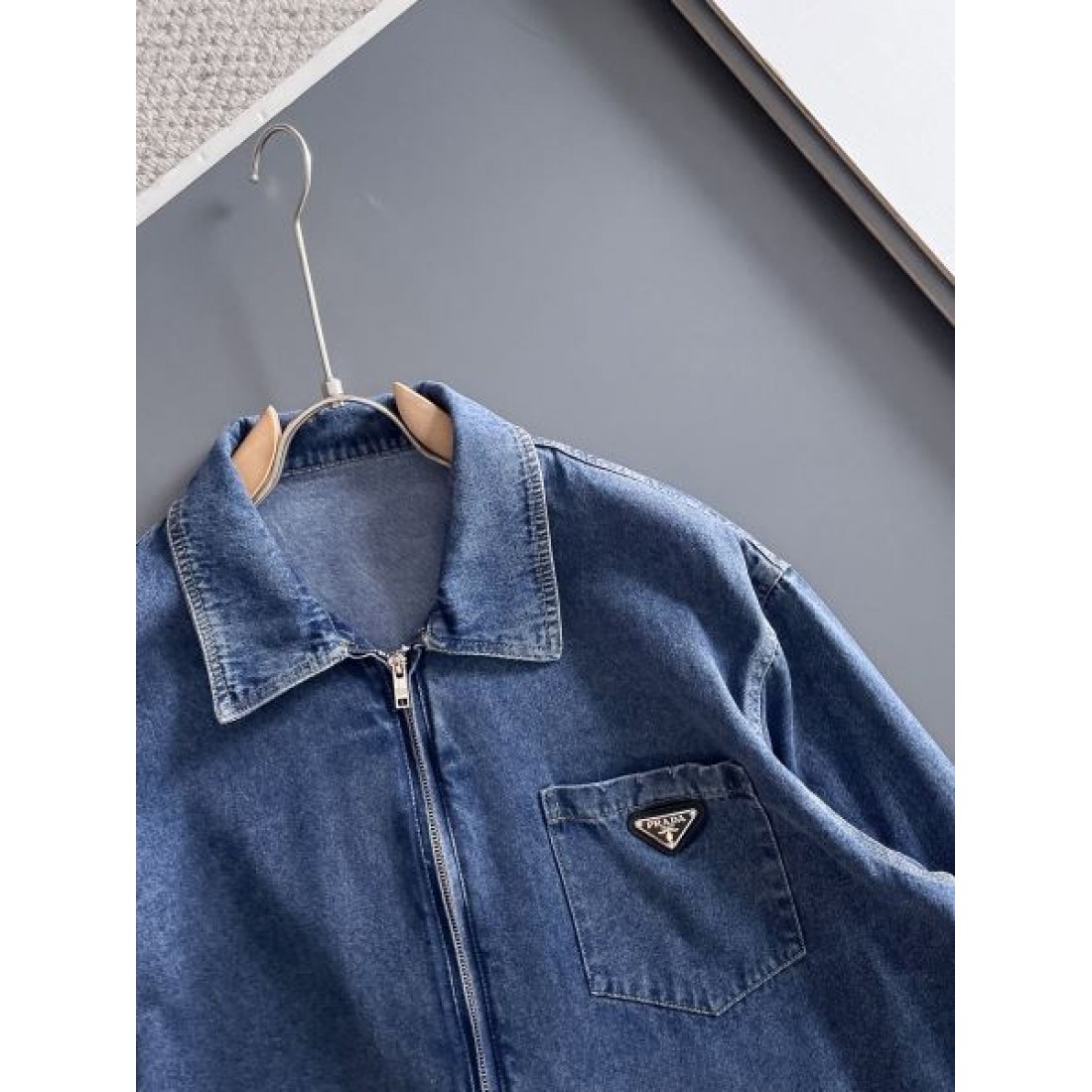 モダン プレミアム PRADA プラダ スーパーコピー ジャケット 洗練