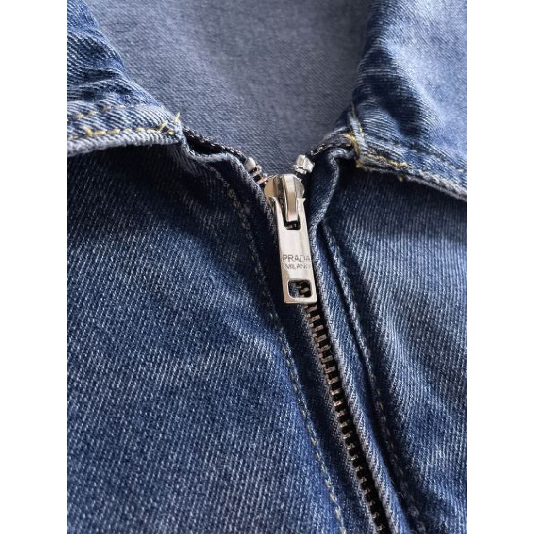 モダン プレミアム PRADA プラダ スーパーコピー ジャケット 洗練