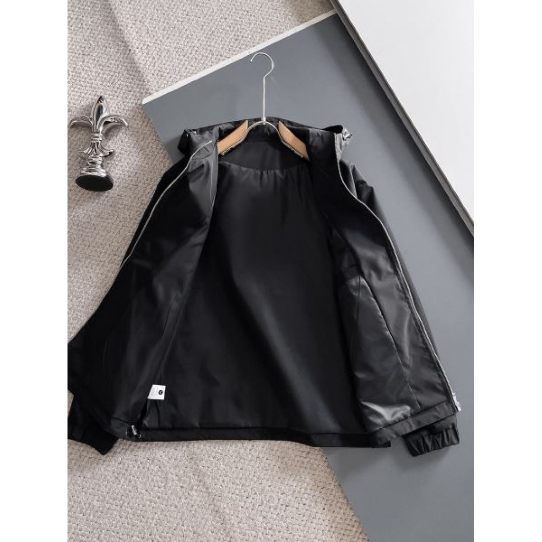 上質 洗練 PRADA プラダ スーパーコピー ジャケット 高級感