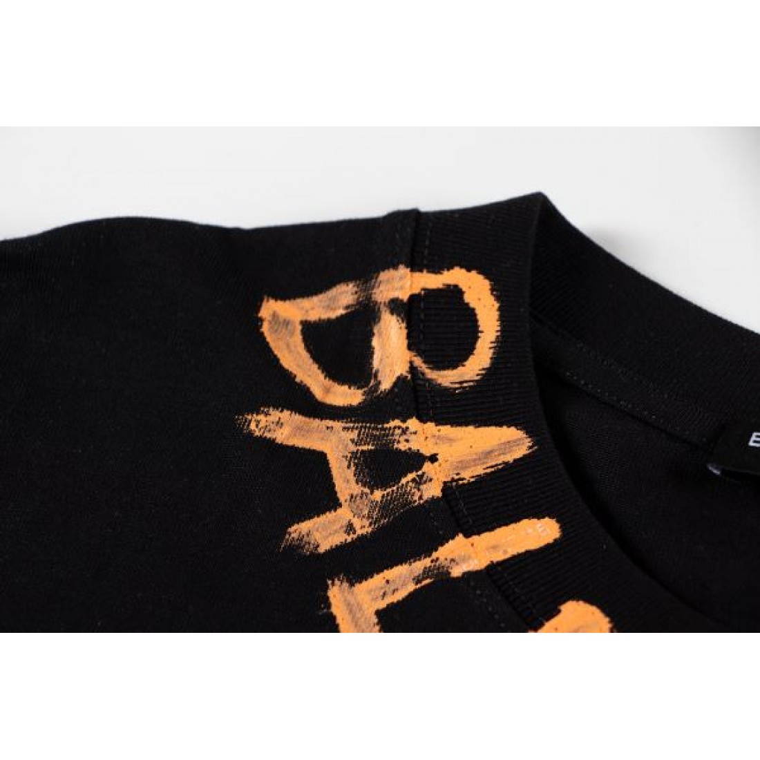 都会的デザイン 洗練スタイル BALENCIAGA バレンシアガ コピー Tシャツ 快適素材 人気モデル