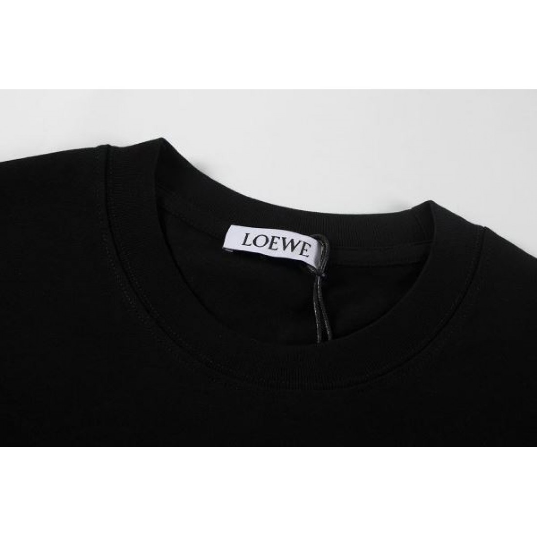  大人シンプル モダンデザイン LOEWE ロエベ コピー 半袖Tシャツ 柔らか素材 着回し便利