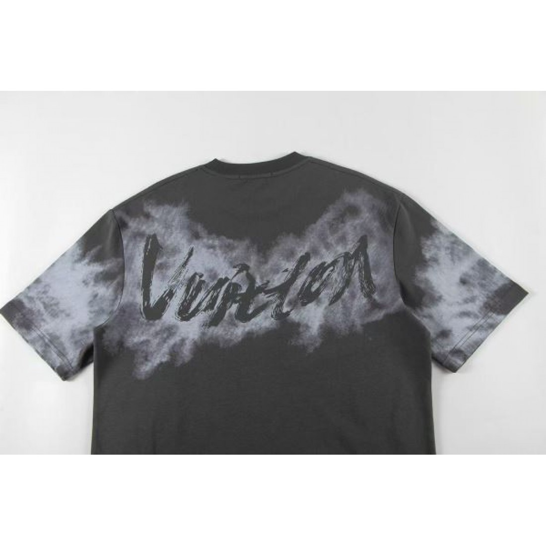 上品人気 スタイリッシュ LOUIS VUITTON ルイヴィトン コピー 半袖Tシャツ 通気性良好