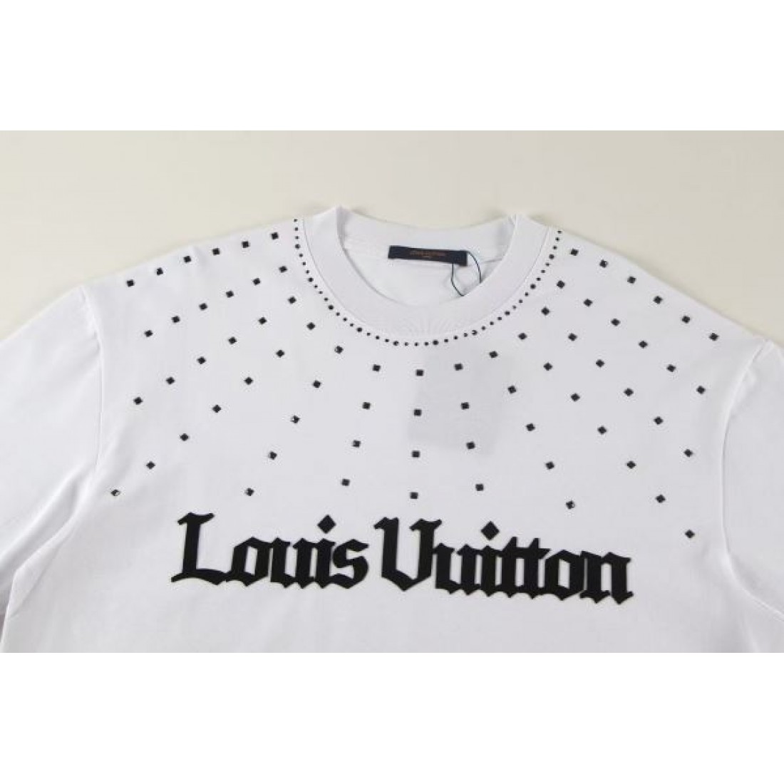 トレンド感 高級ライン LOUIS VUITTON ルイヴィトン コピー 半袖Tシャツ 快適素材