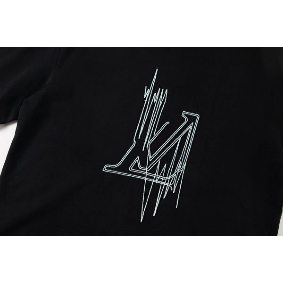 トレンド感 スタイリッシュ LOUIS VUITTON ルイヴィトン コピー 半袖Tシャツ 着回し万能 上品見え