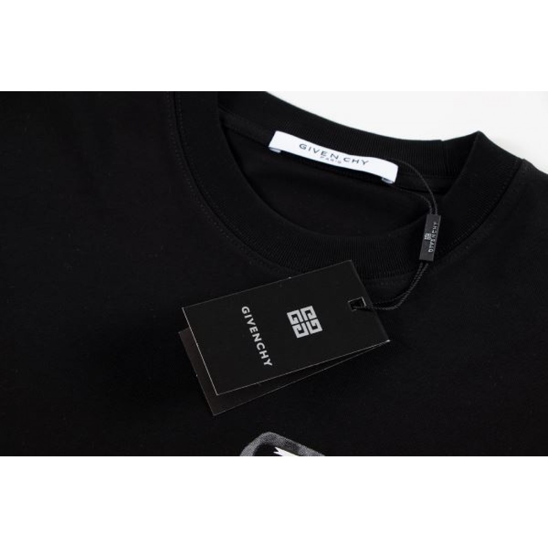 都会的デザイン 人気アイテム LOUIS VUITTON ルイヴィトン コピー 半袖Tシャツ 清涼素材 おしゃれ