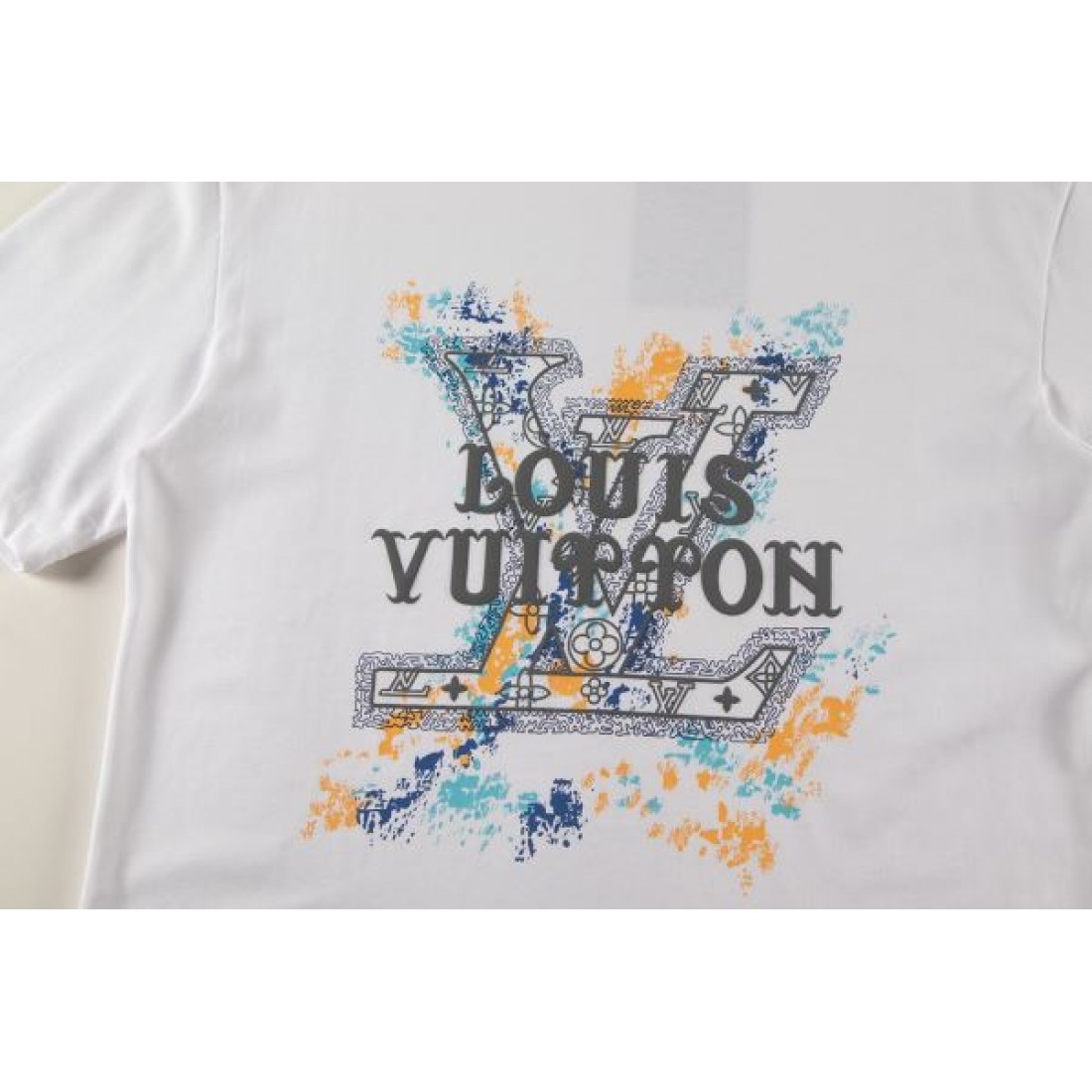 トレンド定番 おしゃれ感 LOUIS VUITTON ルイヴィトン コピー 半袖Tシャツ 快適フィット 夏人気