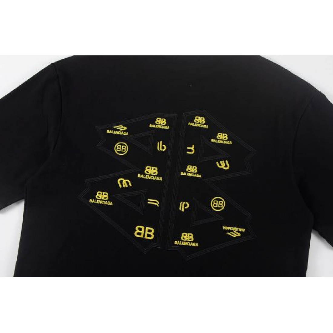 トレンド クール BALENCIAGA バレンシアガ コピー Tシャツ クルーネック ロゴアクセント バックプリントデザイン 柔らか素材 春夏人気