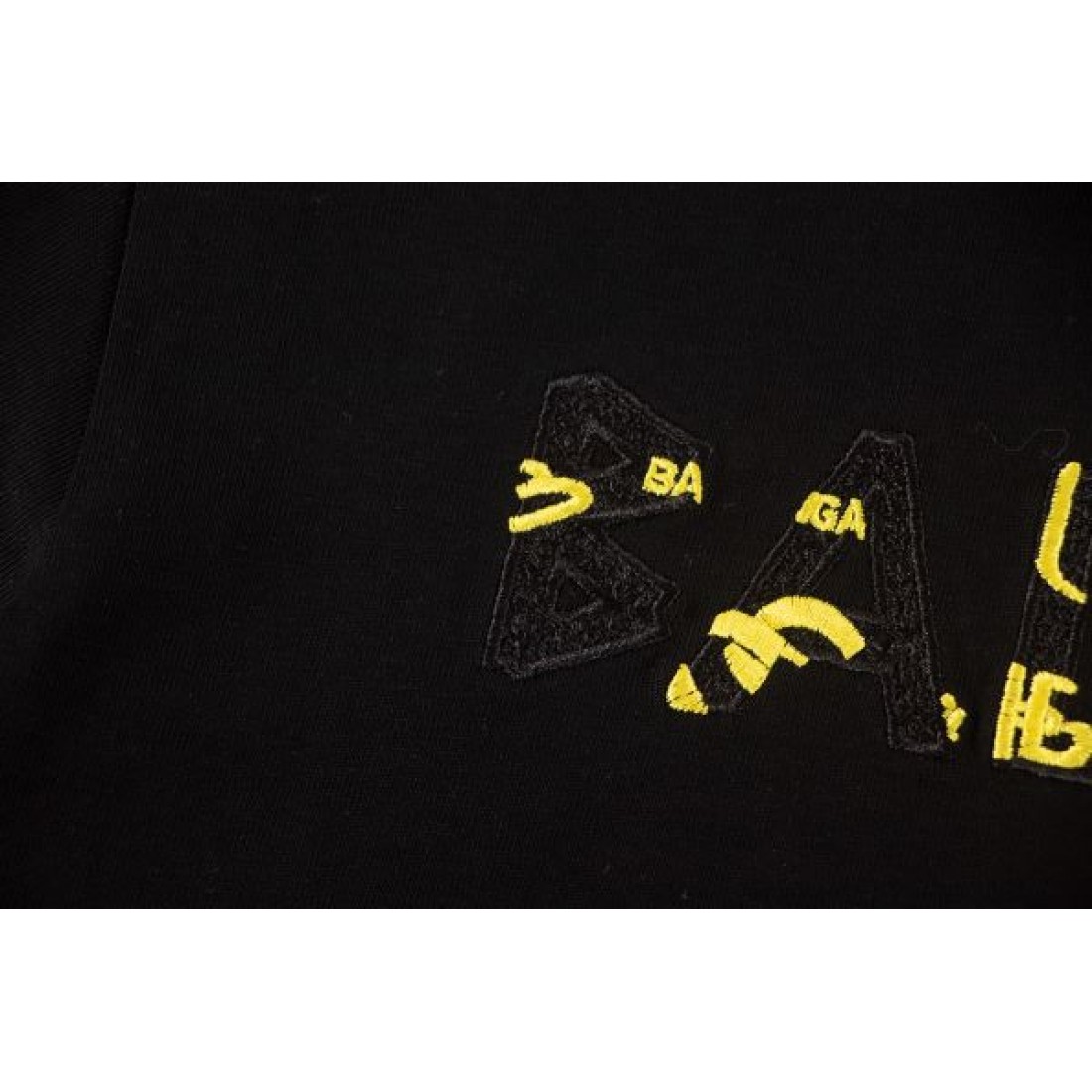 トレンド クール BALENCIAGA バレンシアガ コピー Tシャツ クルーネック ロゴアクセント バックプリントデザイン 柔らか素材 春夏人気