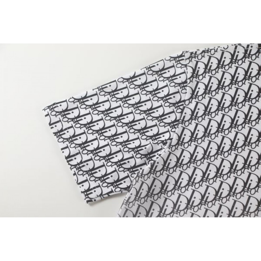 都会的 洗練 DIOR ディオール コピー Tシャツ 軽量素材 人気モデル