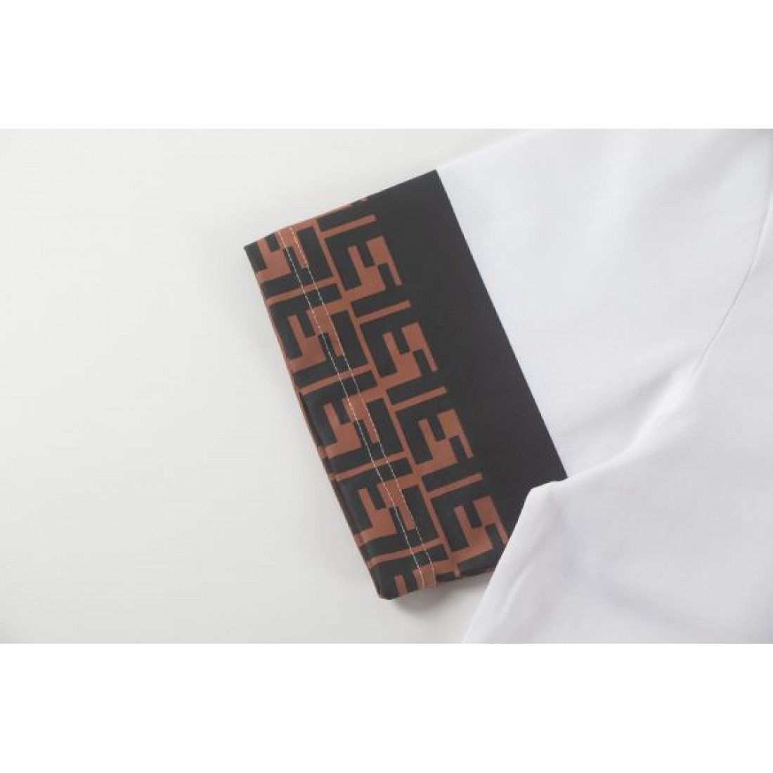 トレンド 洗練 FENDI フェンディ コピー Tシャツ 上質仕上げ スタイリッシュ