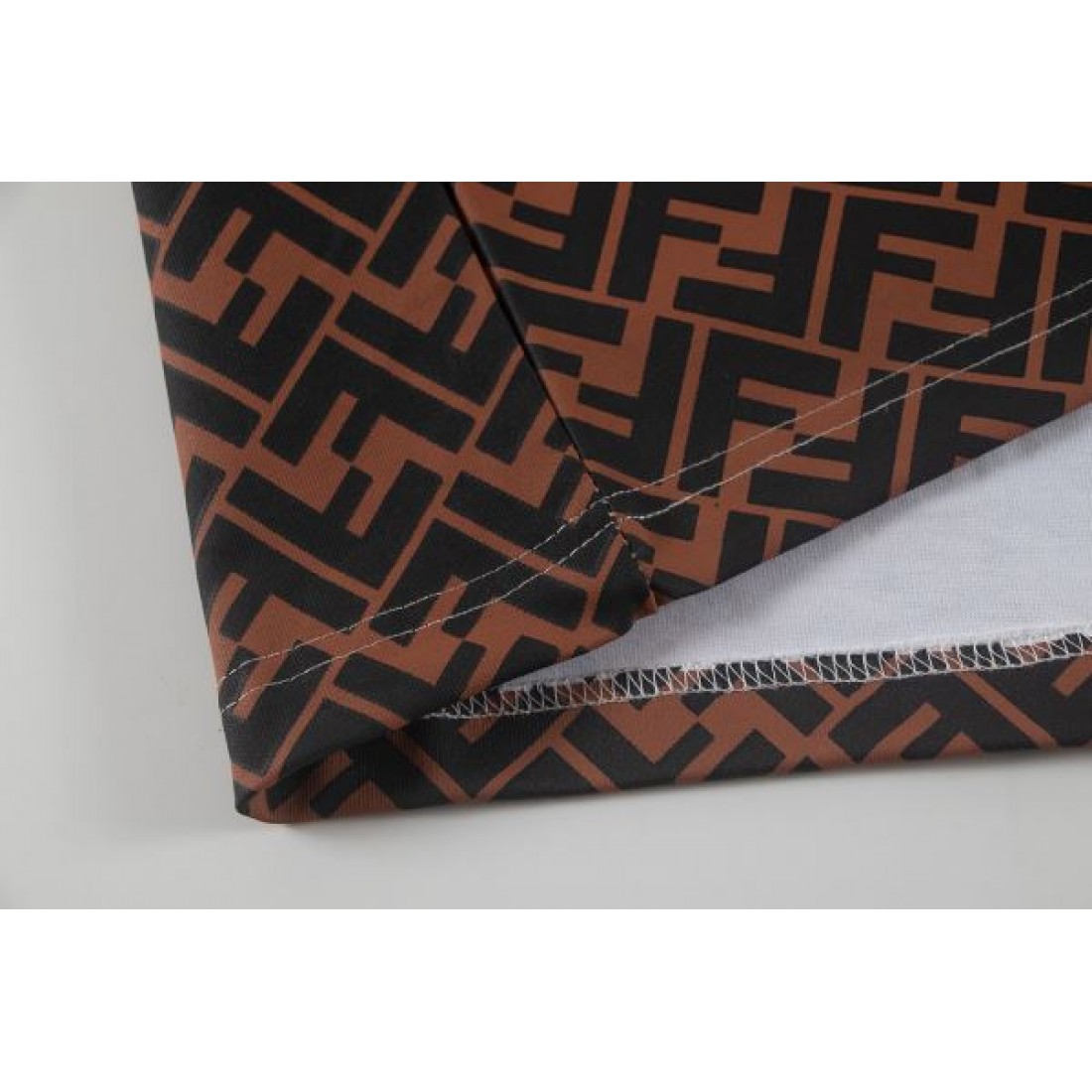 トレンド 洗練 FENDI フェンディ コピー Tシャツ 上質仕上げ スタイリッシュ