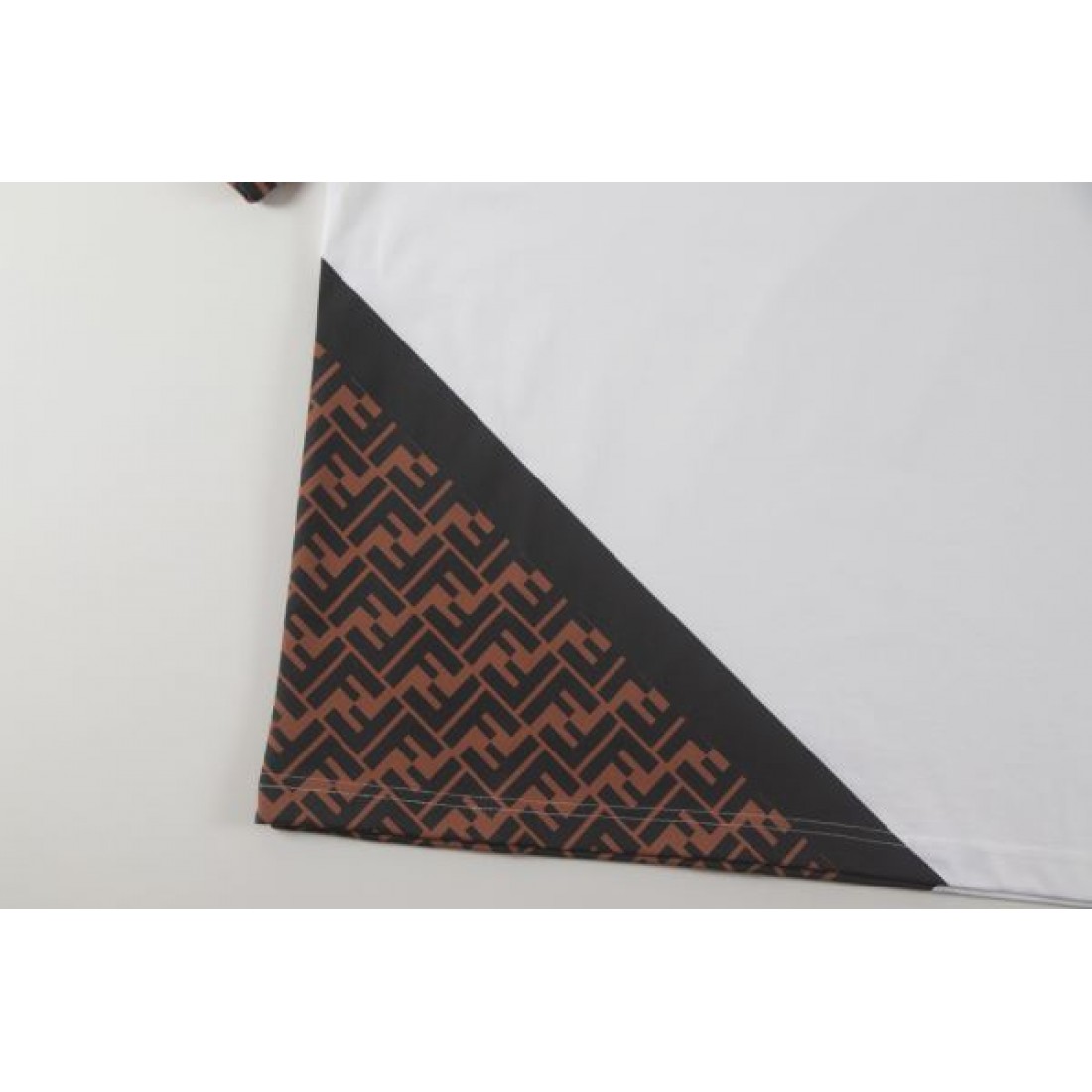 トレンド 洗練 FENDI フェンディ コピー Tシャツ 上質仕上げ スタイリッシュ