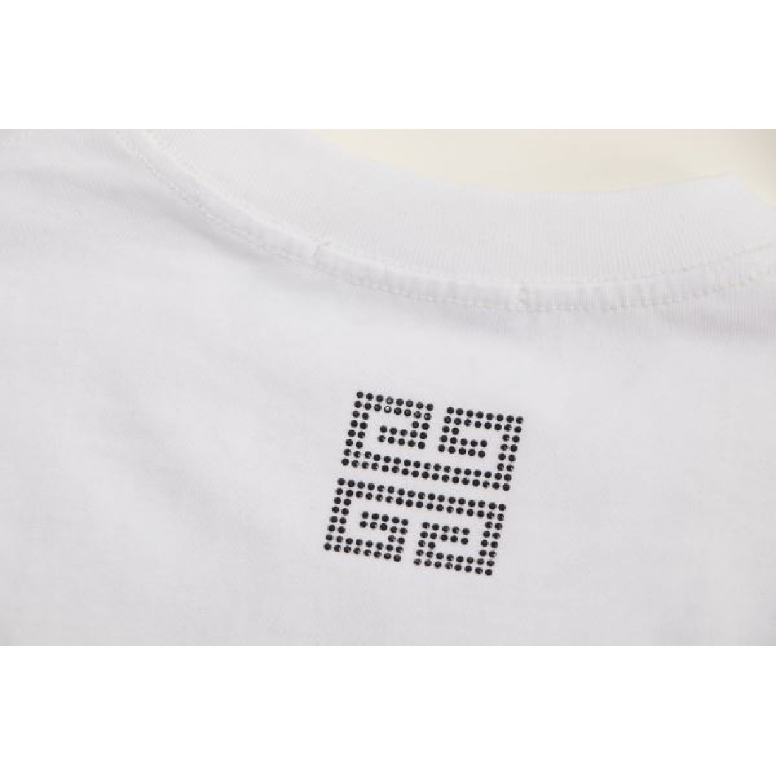 都会的 洗練 GIVENCHY ジバンシィ コピー Tシャツ 軽量素材 人気モデル