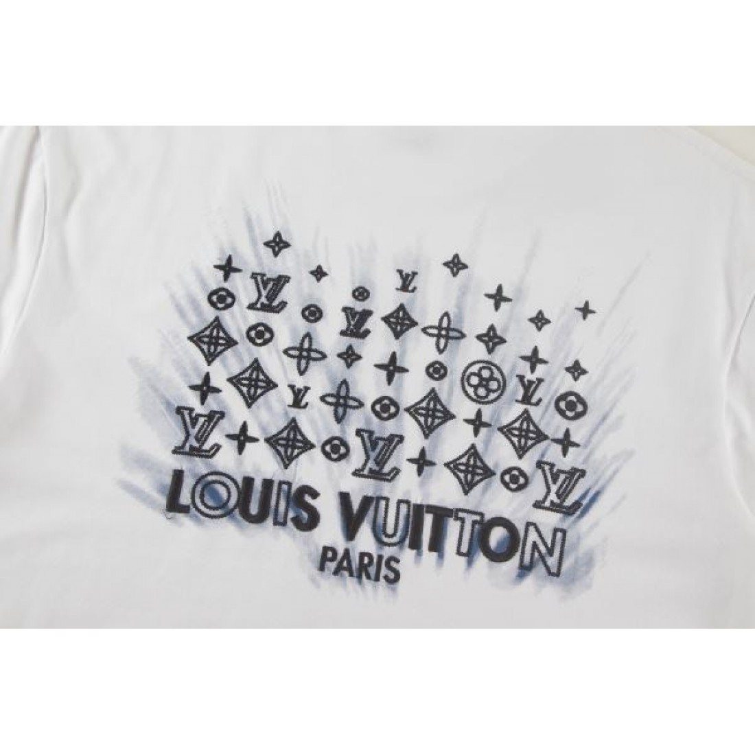 シンプル 高見え LOUIS VUITTON ルイヴィトン コピー Tシャツ 上質仕上げ おしゃれ感