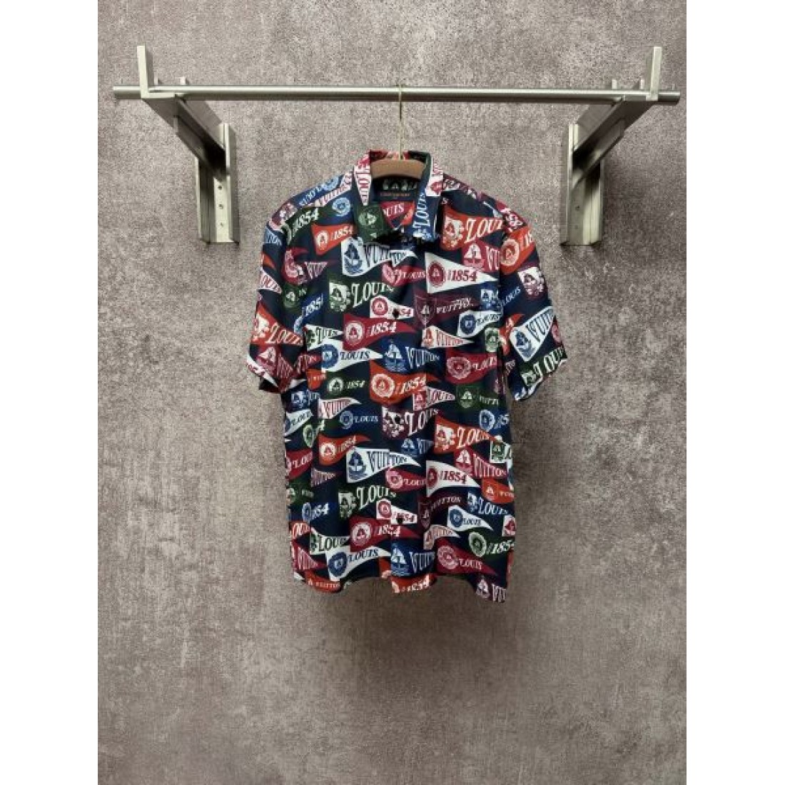 トレンド感 スタイリッシュ LOUIS VUIT...