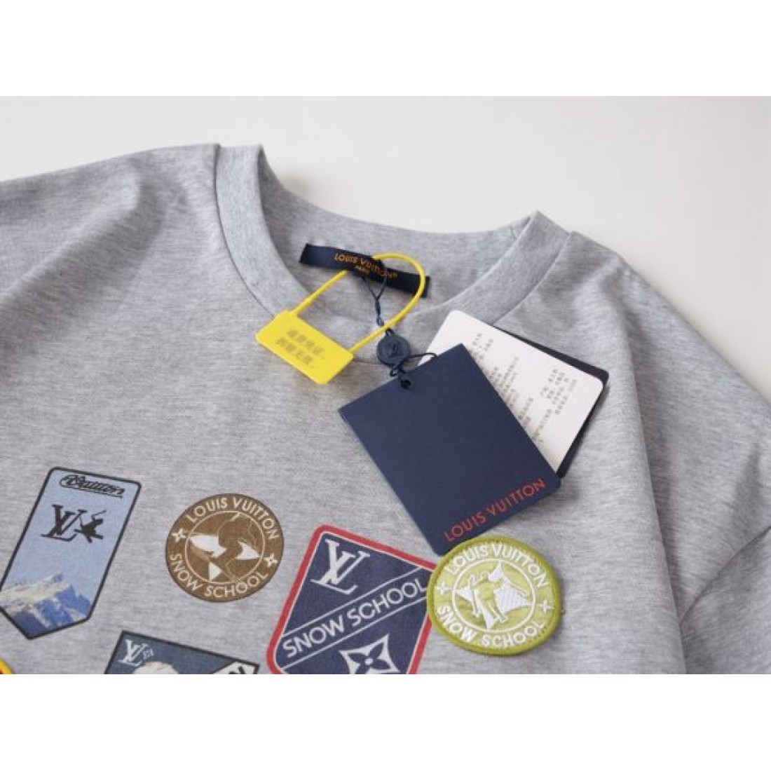 上質素材 シンプル上品 LOUIS VUITTON ルイヴィトン コピー Tシャツ 柔らか着心地 人気定番