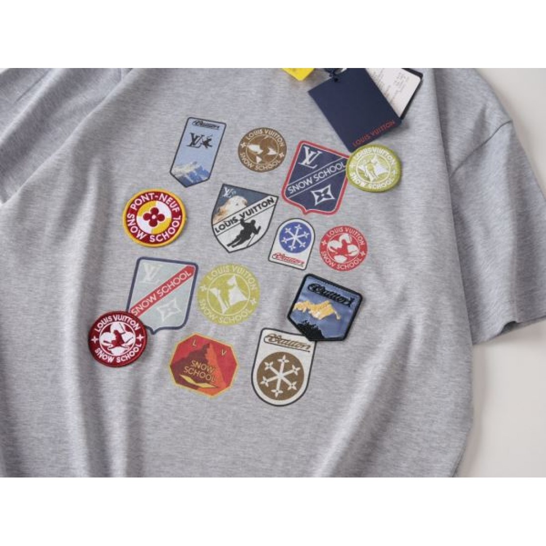 上質素材 シンプル上品 LOUIS VUITTON ルイヴィトン コピー Tシャツ 柔らか着心地 人気定番