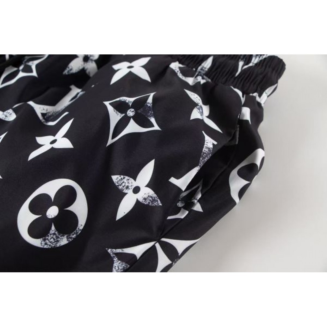 高級カジュアル 上品 ルイヴィトン LOUIS VUITTON コピー ハーフパンツ 快適素材