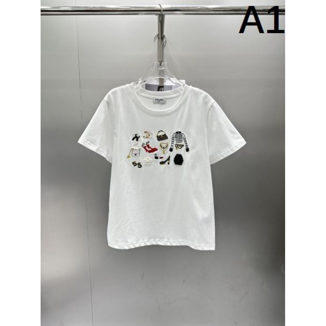 カジュアル 可愛い CELINE セリーヌ コピー Tシャツ 半袖トップス 刺繍風キャラクターデザイン クルーネック 柔らかコットン コンパクトフィット