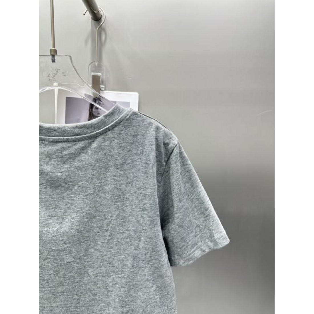 カジュアル 可愛い CELINE セリーヌ コピー Tシャツ 半袖トップス 刺繍風キャラクターデザイン クルーネック 柔らかコットン コンパクトフィット
