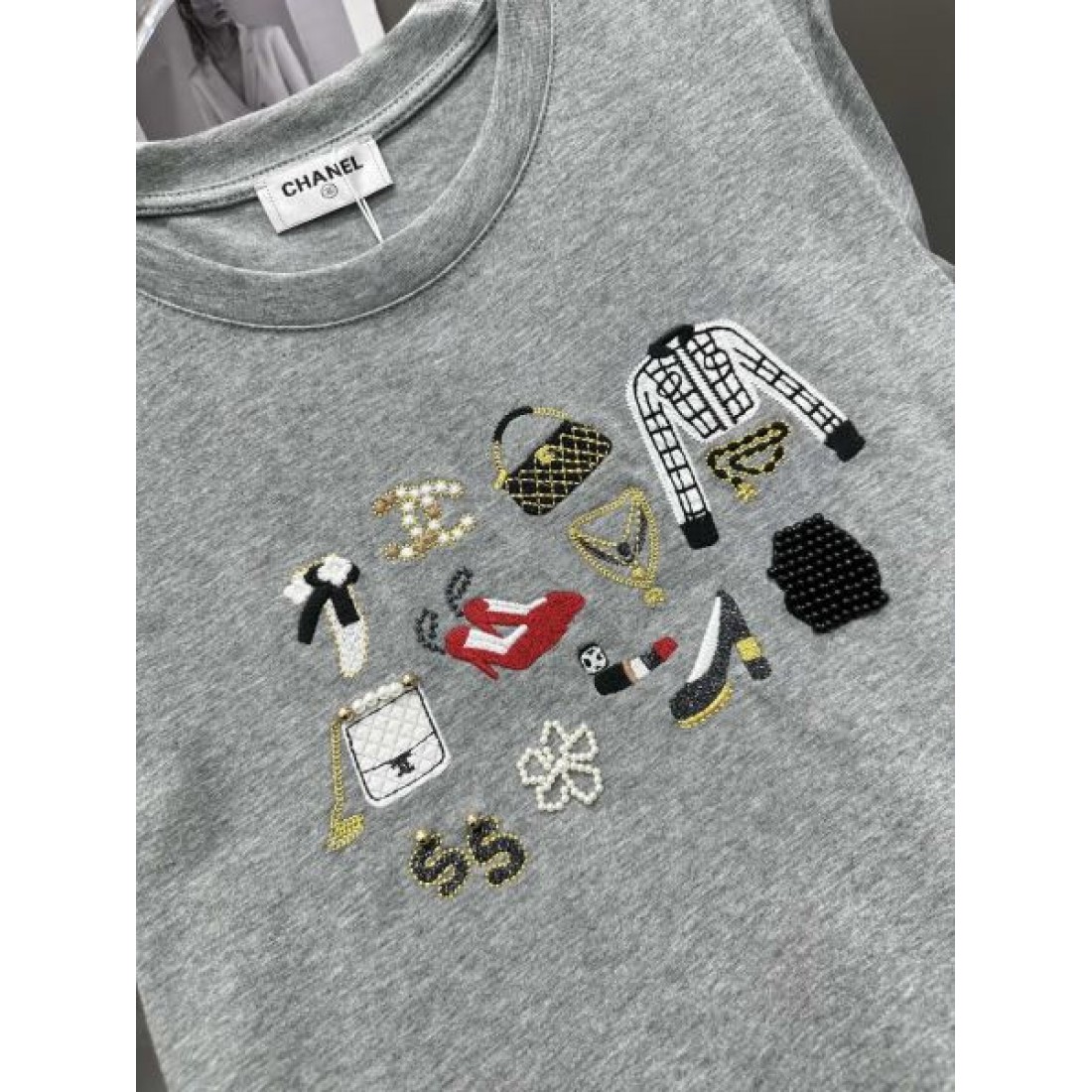 カジュアル 可愛い CELINE セリーヌ コピー Tシャツ 半袖トップス 刺繍風キャラクターデザイン クルーネック 柔らかコットン コンパクトフィット