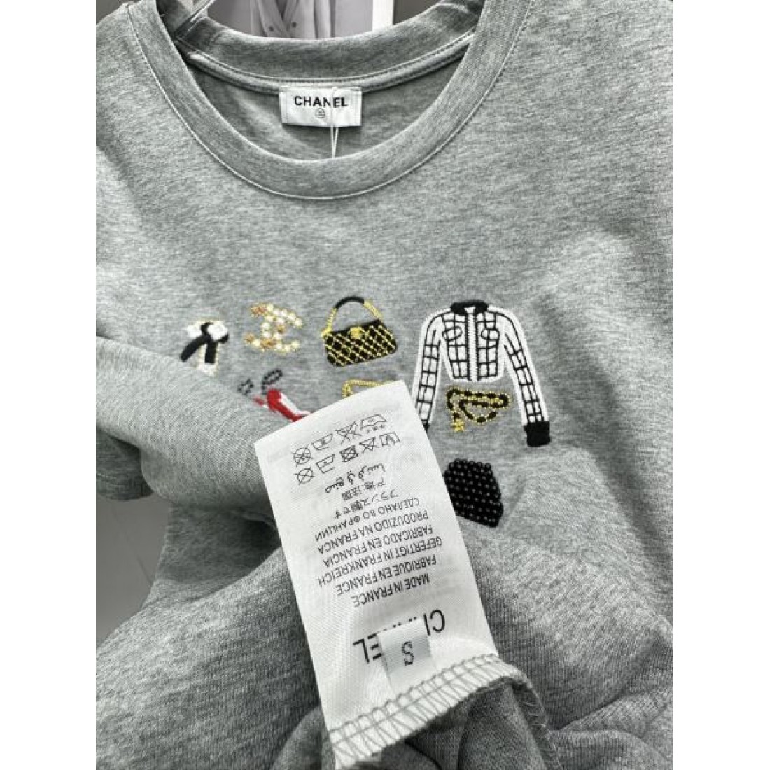 カジュアル 可愛い CELINE セリーヌ コピー Tシャツ 半袖トップス 刺繍風キャラクターデザイン クルーネック 柔らかコットン コンパクトフィット