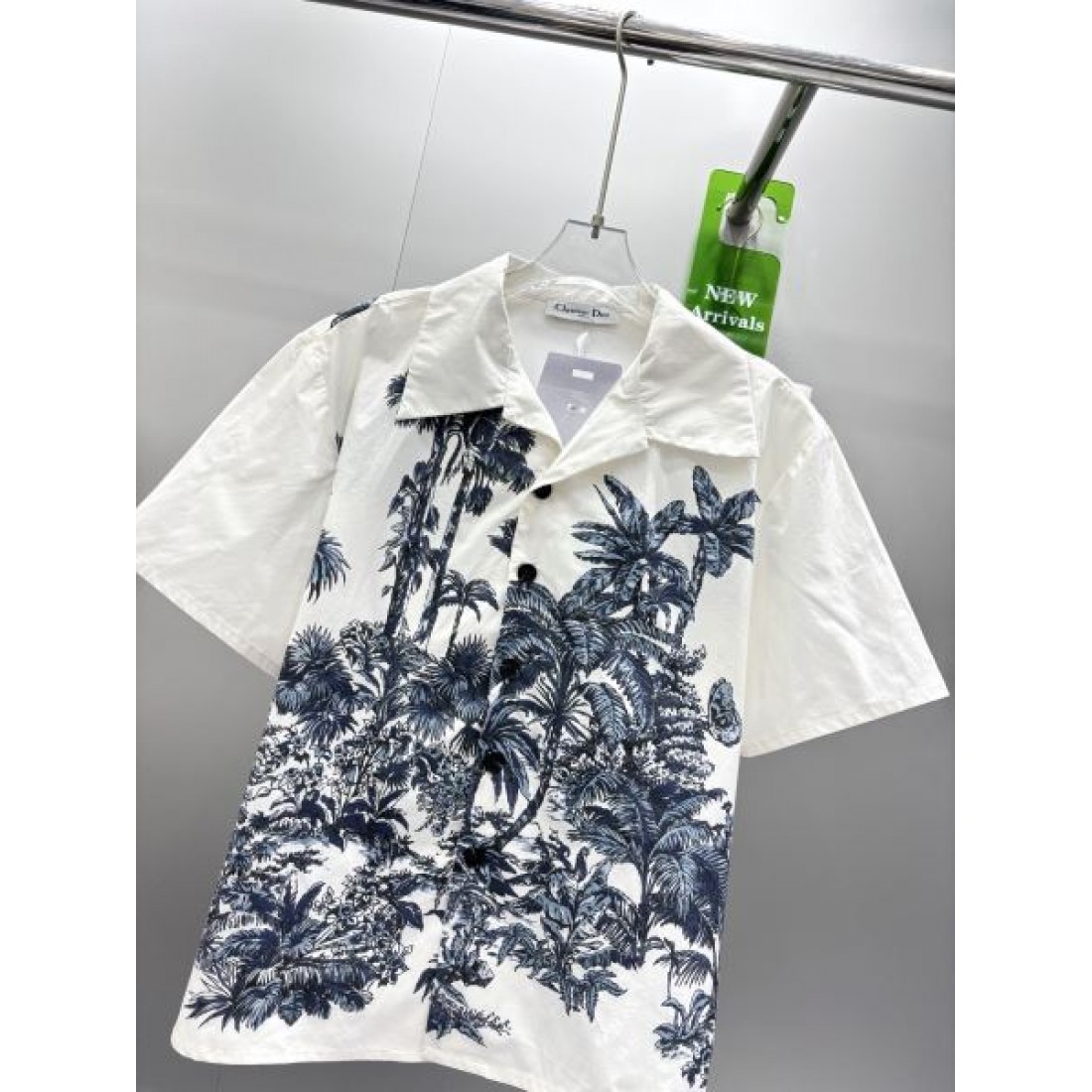 エレガント ナチュラル Dior ディオール コピー 半袖シャツ オープンカラー 総柄デザイン 柔らか生地 快適着用 リゾートスタイル