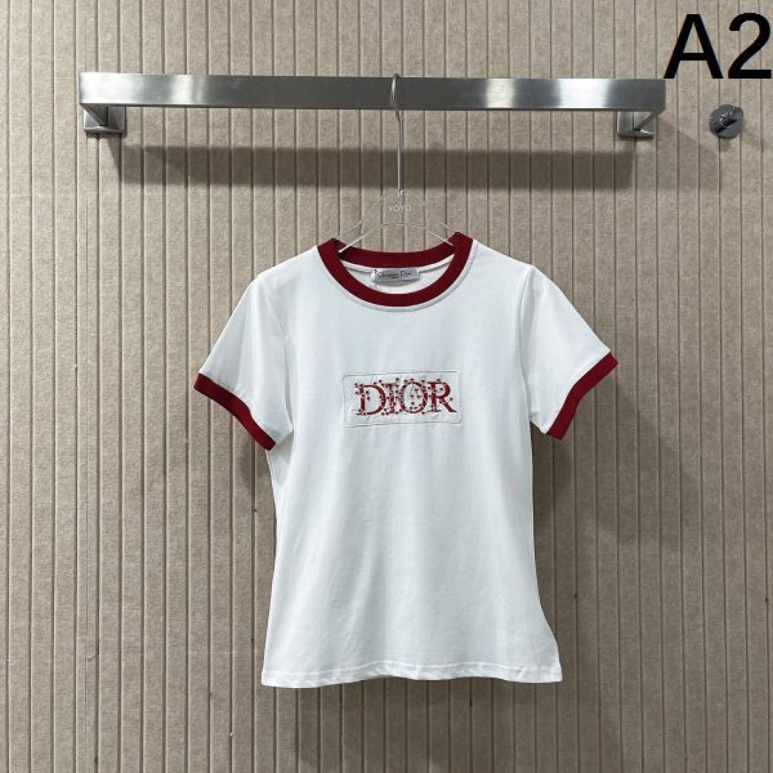 トレンド エレガント Dior ディオール コピー Tシャツ スリムフィット バイカラーデザイン ロゴアクセント 伸縮素材 日常コーデ