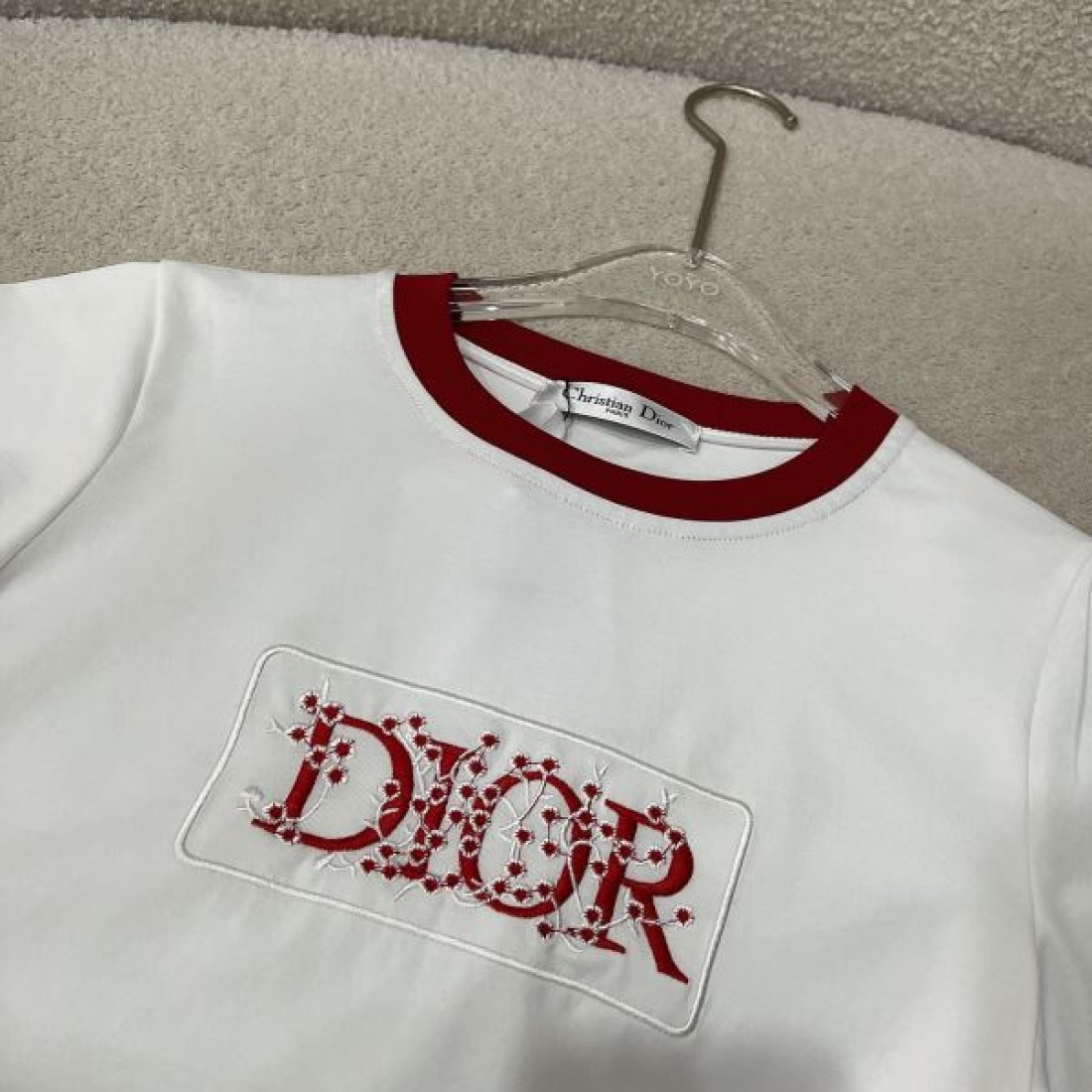 トレンド エレガント Dior ディオール コピー Tシャツ スリムフィット バイカラーデザイン ロゴアクセント 伸縮素材 日常コーデ